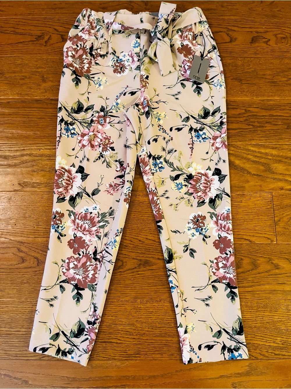 Floral Tie-Waist Cropped Pants - Blush Pink